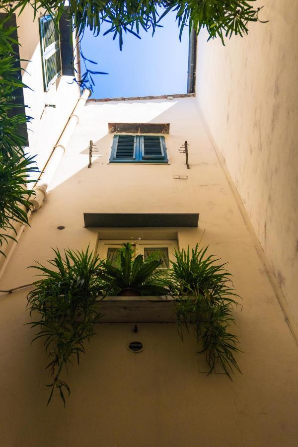Santa Reparata Apt - Dolcevita Holiday Lägenhet Florens Exteriör bild